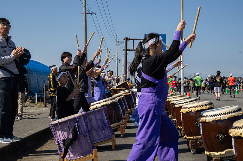 大会レポでは「沿道の声援が途切れない」と好評