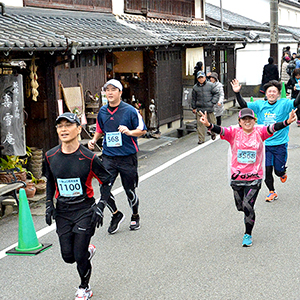 世界遺産の中を駆け巡る！「維新の里 萩城下町マラソン」