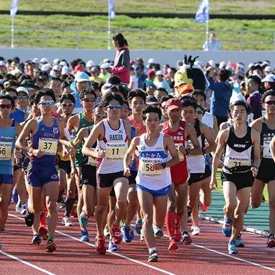 いわて北上マラソン　秋の北上川と田園風景のなかを走る