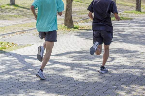 10kmくらい走れるがスピードが一向にあがらない。速くなる対策は？