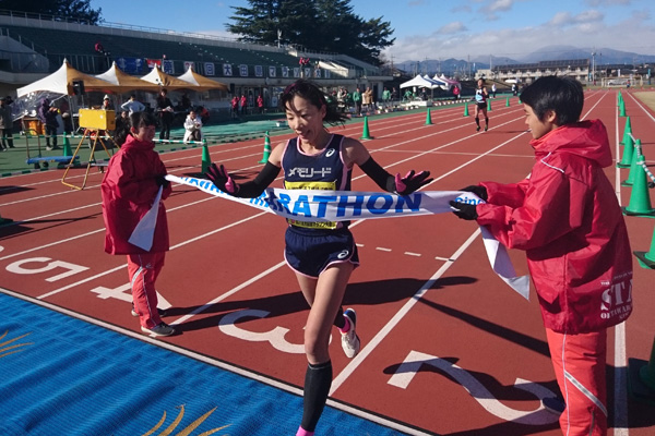 吉冨博子選手自身が2017年に記録した2時間37分20秒には2秒届かなかったが2時間37分22秒は大会歴代4位