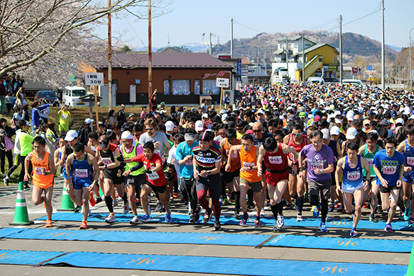 第1期HMCCは大会記録更新で幕開け！　柴田さくらマラソンで石井辰樹選手、堤佳子選手が大会新記録で優勝！