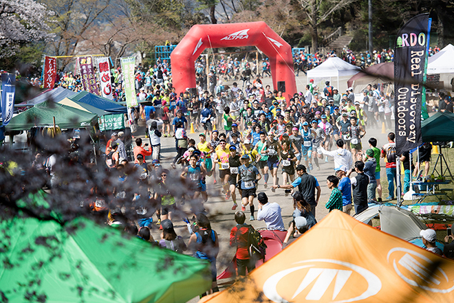 会場は青梅市永山総合グランド。2日目の4月7日には「青梅高水山トレイルラン」も開催される