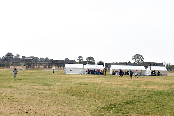 広大なスペースがある吉野ヶ里歴史公園が会場