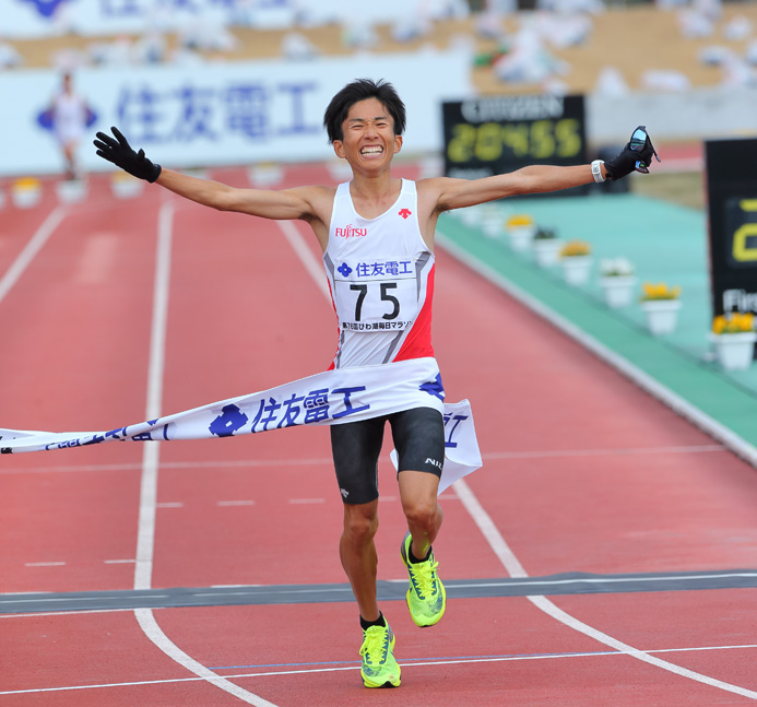 日本新記録を樹立した鈴木健吾選手