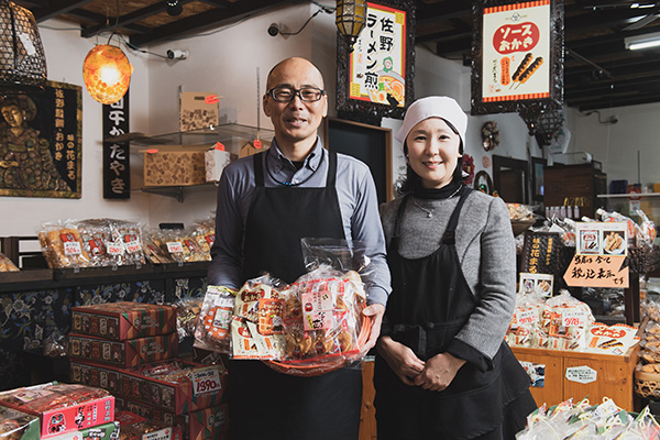 月間1464kmを走り込んだ煎餅店店主が考案「ランナー煎餅パック」