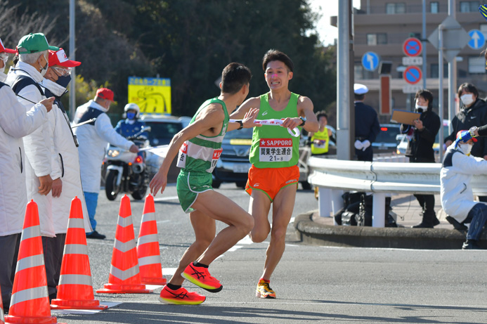 今年の箱根駅伝には関東学生連合チームの8区に大野陽人選手が出場した（右）（写真／菊池陽一郎）