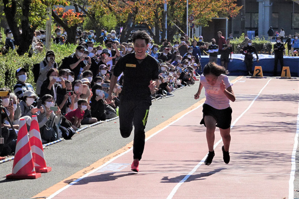 山縣亮太選手と小学生の熱戦にサッカーファンも注目！