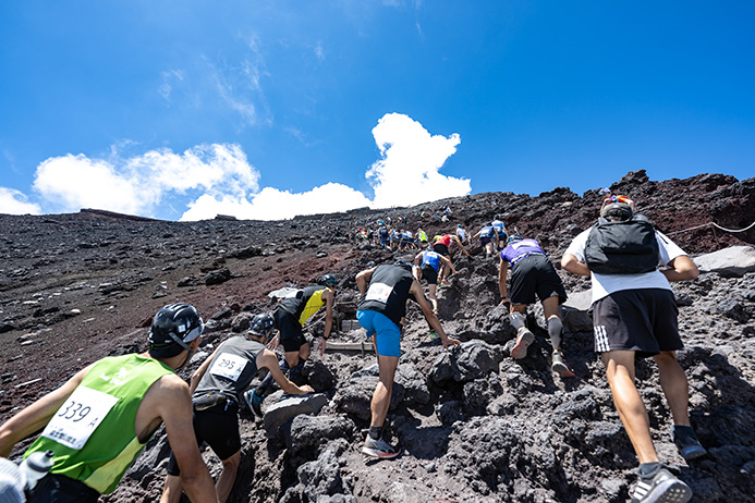 天候は青空に恵まれたが、山頂の部完走率は41.6％にとどまった