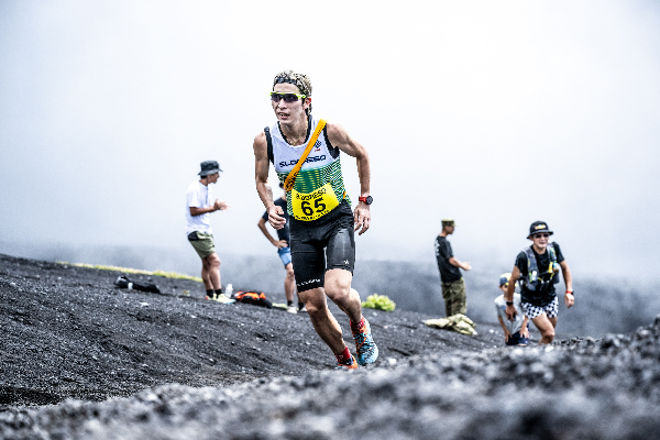 4区を走るELDORESOの山口純平選手