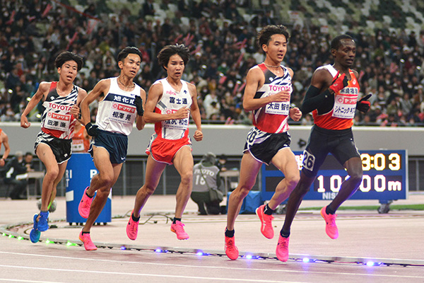 男子10000ｍで塩尻選手が日本新！　成長の要因は「腹八分目の練習」