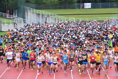 今年は陸上競技場スタート