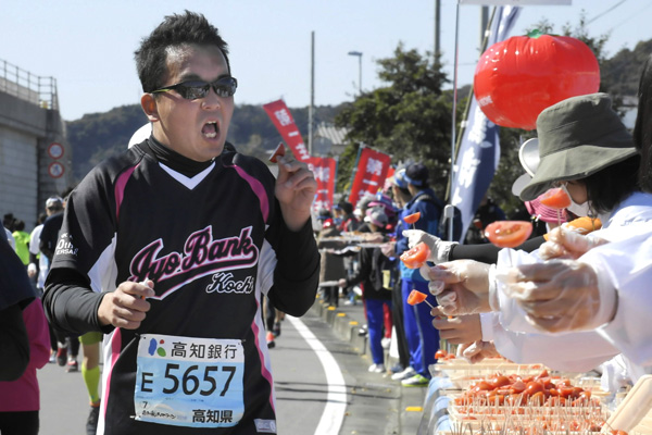 エイドでは高知の名産品グルメが大好評