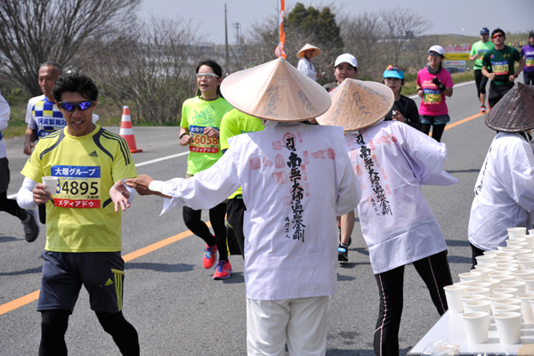 お遍路さん姿の応援に心も和む