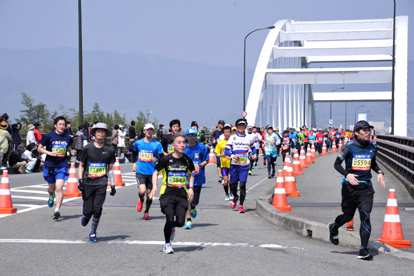 川沿いコースのため橋がポイントになる