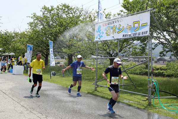 前回は暑かった。黒部の名水シャワーが大活躍