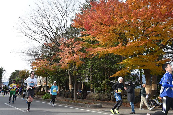 富士山とともに美しい紅葉も見逃せない（過去大会より）