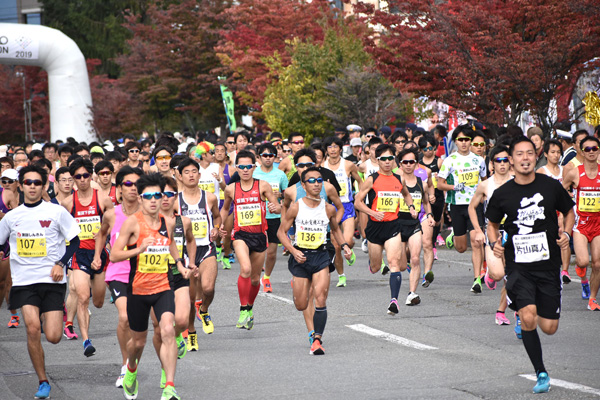 首都圏からの交通手段が制限される中、6,863人が出走