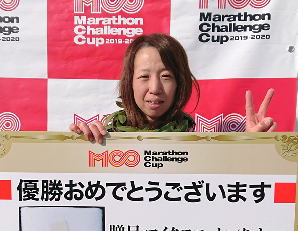 フルマラソン女子優勝の鹿谷千選手（チームサンタ）