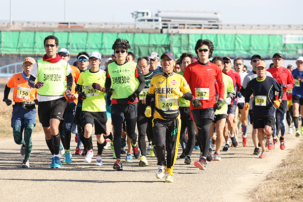 各目標タイムに合わせたペースメーカーが走ります