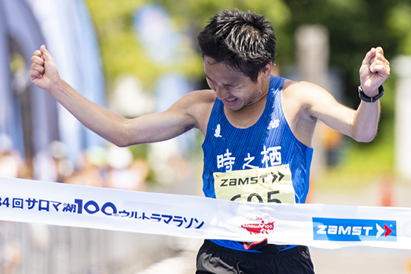 【週刊ランナーズ】「走行距離は減っても、ほぼ毎日坂を走っていた」サロマ湖100km優勝・板垣さんの強さの秘密