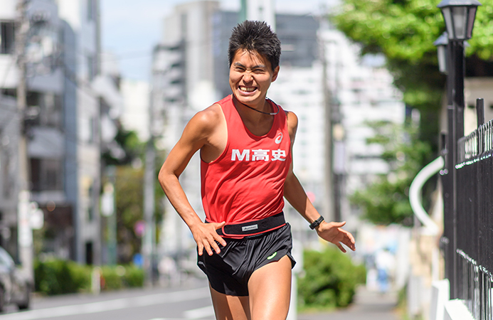 ランニング大会・イベントでのゲスト・MCなどを年間約60本こなすM高史さん。大学や高校の陸上部を訪問し、学生たちと一緒に走り、その体験をWEBサイトでレポートすることもある