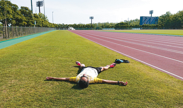 暑さに不安がありましたが、目標が明確にあったので集中できたと思います。中村暁雄さん（39歳・鳥取）2時間51分38秒（フル）