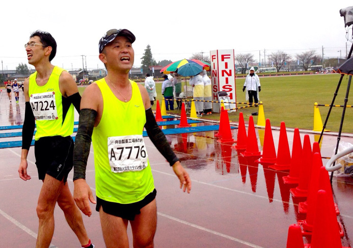 2時間57分を出した大田原マラソンゴール直後の金さん（2015年）