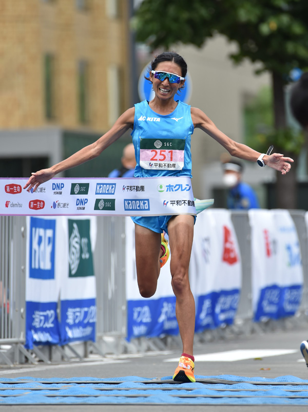 北海道マラソンを2時間29分52秒で優勝した山口選手（写真／釜石由起）