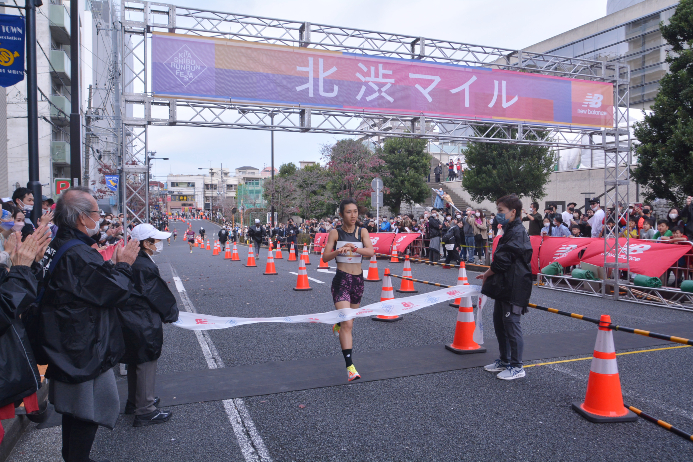 「北渋マイル／北渋RunRunフェスタ」に登場し、中高生とのハンデレースに勝利した田中希実選手