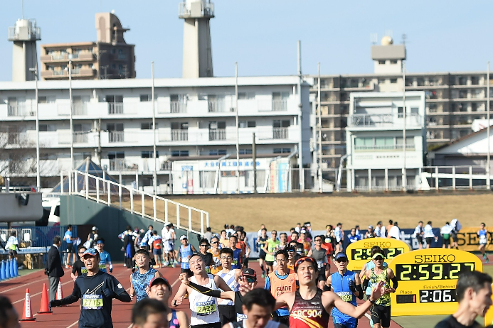 サブスリーは多くのランナーにとって憧れ（写真は今年の別府大分マラソン）