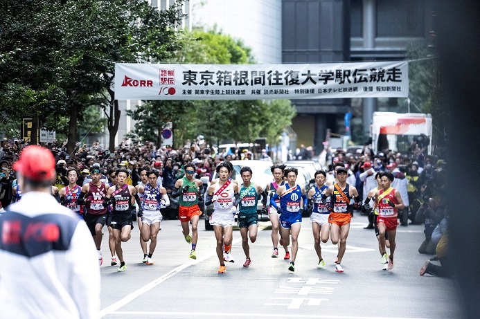 1月2日午前8時に第100回箱根駅伝がスタート（写真／軍記ひろし）