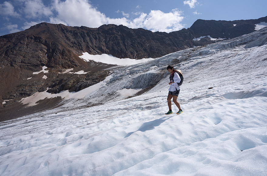 カナダの山中は7月でも雪が残る