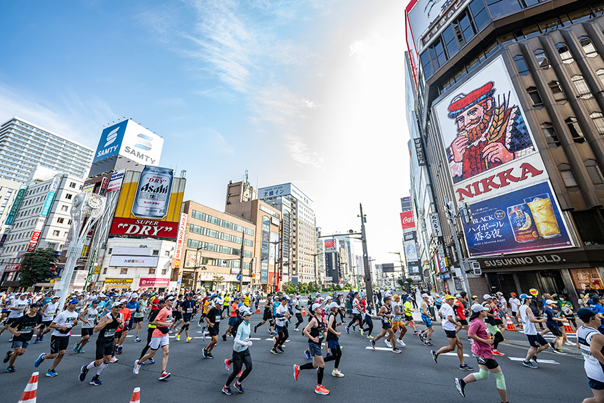 スタート直後のランナーたち（写真／小野口健太）