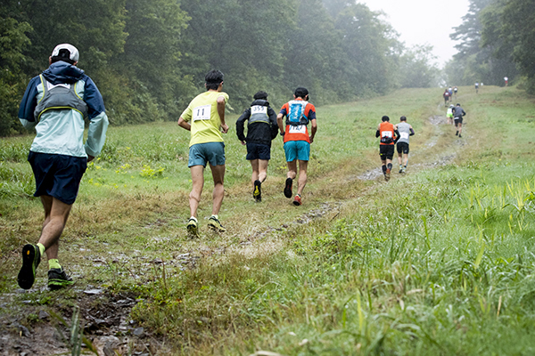 まずはゲレンデでエンジンをかけ、斑尾山頂へ